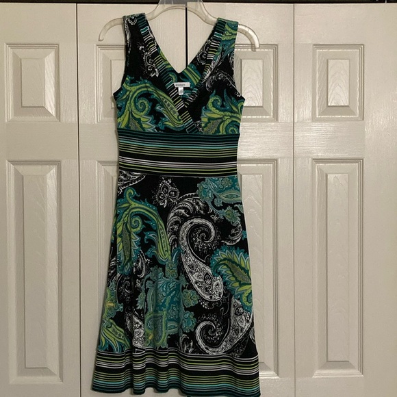 Dress Barn Dresses & Skirts - Dress Barn FLARED, SLEEVELESS, PAISLEY DRESS